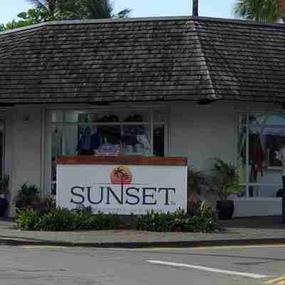 Sunset Boulevard Beachfront Apartment Hotel Exterior