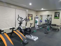 Watbridge Hotels & Suites - gimnasio