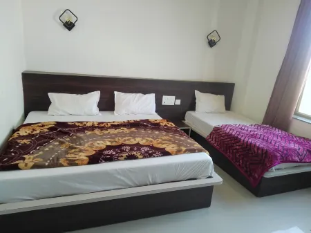 MAHENDRA PALACE Отели рядом с достопримечательностью «KHATU SHYAM JI»