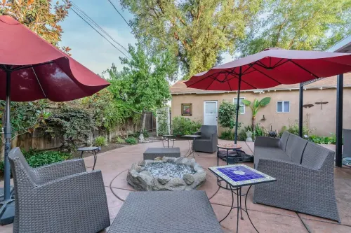 Seq Parks-House with Hot Tub Fire Pit Koi Pond Outdoor Kitchen