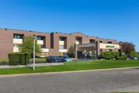 Quality Suites Hotels near Walmart Supercenter