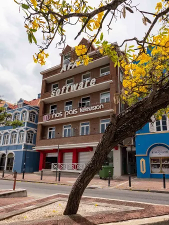 Handelskade City Suites Отели рядом с достопримечательностью «Sunscape Beach»