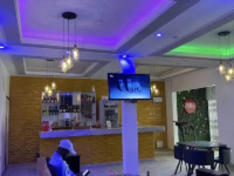 Da Highest Lounge Bar & Restaurant Hotels in Kasoa