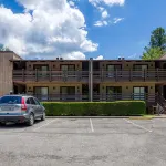 Newly Renovated 5 Star Condo Pool Gorgeous View Hotels in Cosby