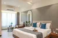 The Zuree Hotel - 2-Star