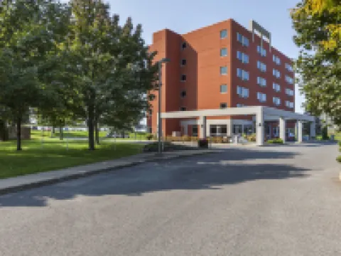 Le Dauphin Montréal-Longueuil Hotéis em Longueuil