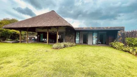 Villa de Luxe La Paillotte Отели рядом с достопримечательностью «Семицветные пески»