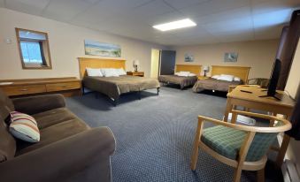 Fletchy's Pictured Rocks Resort