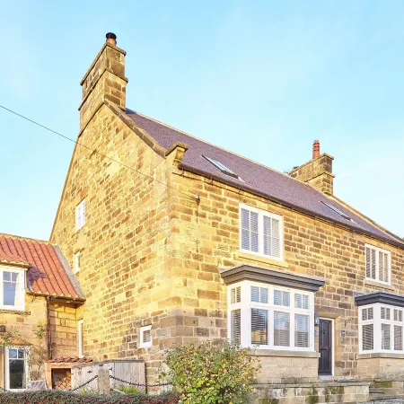 Host & Stay- Graham House