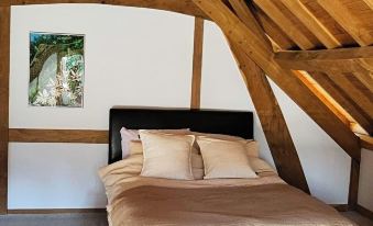 Peaceful Cabin Nature Getaway in Othery