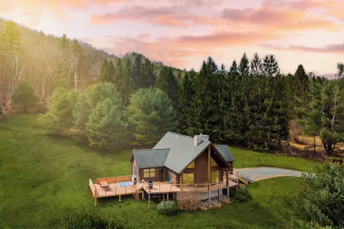 Secluded w/ Deck Views, Hot Tub, & Ping Pong Hudson in the Berks by Avantstay