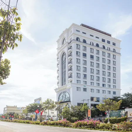 Grand Luxury Hotel Ninh Chu