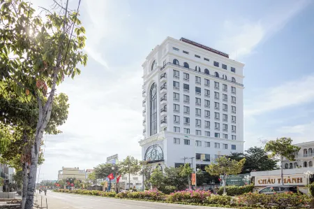 Grand Luxury Hotel Ninh Chu