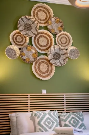 Charming 2BR retreat near market & beach