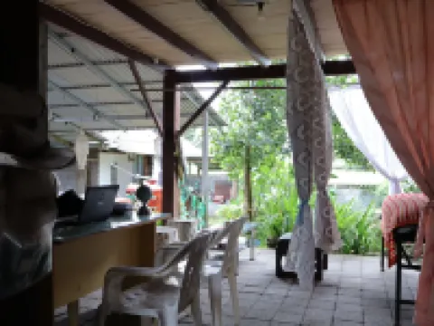 Chrisma Bed and Breakfast Hotels in Tomohon