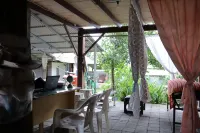 Chrisma Bed and Breakfast Hotels in Tomohon