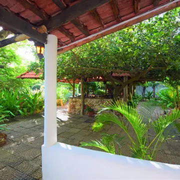 梅迪特拉內奧餐廳酒店 鄰近姆布迪亞島的酒店