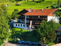 Alpenhotel Sonneck - Mit Bergbahnticket Hotels in Oberallgau