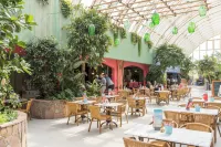 Hotel Nordseeküste by Center Parcs Hotels in Tossens