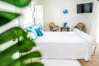 Ocean Front Property - Villa 3 Aruba with Hot Tub