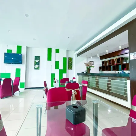 Urbanview Hotel Cosmo Jambi