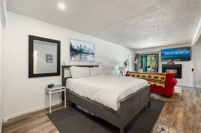 Private/Cozy Family Friendly Kings Beach Retreat Отели рядом с достопримечательностью «Парк Север Тахо Риджинал»
