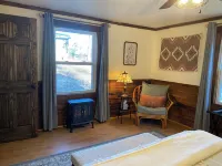 Cozy 2-bedroom cabin on 5 private acres in charming Pegram, TN 奇特姆縣酒店