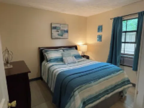 Cozy cottage in Hattiesburg with AC, WiFi