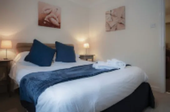 Sea Breeze Apt 3 - 2 Bed - Horton Beach Hotels in Port Talbot
