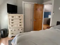 Charming 2-bedroom house in marvelous Auburn with AC, WiFi, and fenced yard.