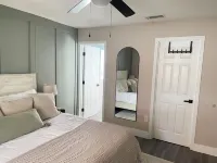 3B2BA house in Palmetto W/Pool & Movie Room