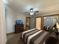 Cozy Corner Cottage - 4 Bed/2 BathNo Cleaning Fee!