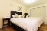 웨스트 파크 하우스 헤딩리 주변 호텔