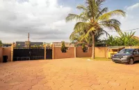 Coded Guest House Hotel di Aburi