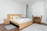 WestSide Apartments by UrbanRent فنادق في 
