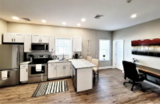 The Penthouse at Park Place King Bed Fast Wifi and Free Coffee Hotels in 