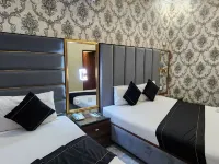 Red Fort Hotel Gulberg Hotels near Packages Mall