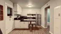 Cozy Apartment w/ Air Conditioning, Smart TV, Covered Parking