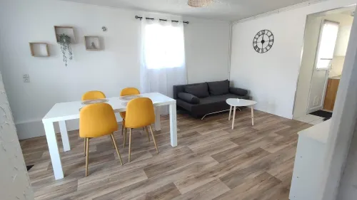 Detached house with enclosed garden Hotels in Abbeville