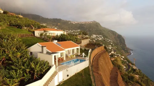 2 Bedroom Private vacation home in Calheta Hotels in Arco da Calheta