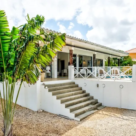 Beautiful modern Villa, Private Pool, Gated Community, quiet area