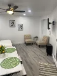 Beautiful Backhouse located near by freeway, stores and SLCC