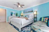 Tropical Oasis Close to Orlando Airport with FREE Heated/Chilled Pool!