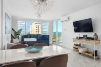OCEAN & MOUNTAIN VIEWS! lUQUILLO BEACH BEAUTY, PARKING,POOL!