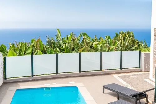 Quiet peaceful apartment with private pool Hotels in Arco da Calheta
