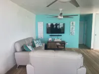 Mamita’s Beach House PR