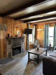 Grizzly’s Getaway in the Mountains! 45 minutes to white sands.,  Dogs Welcome