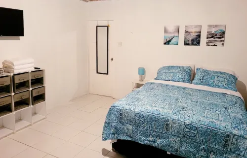 Modern Villa 15mins from anywhere!!