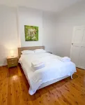 Low Price Clean Linen Free Stuff No. 3 sleep 15 persons Hotels near Granville Railway Station