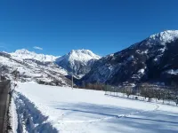 Rustic mountain house + dehors